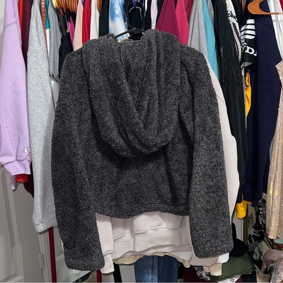 Gymshark Cozy Drawstring Zip Up Fuzzy Hoodie (Cropped) - Picture 8 of 13